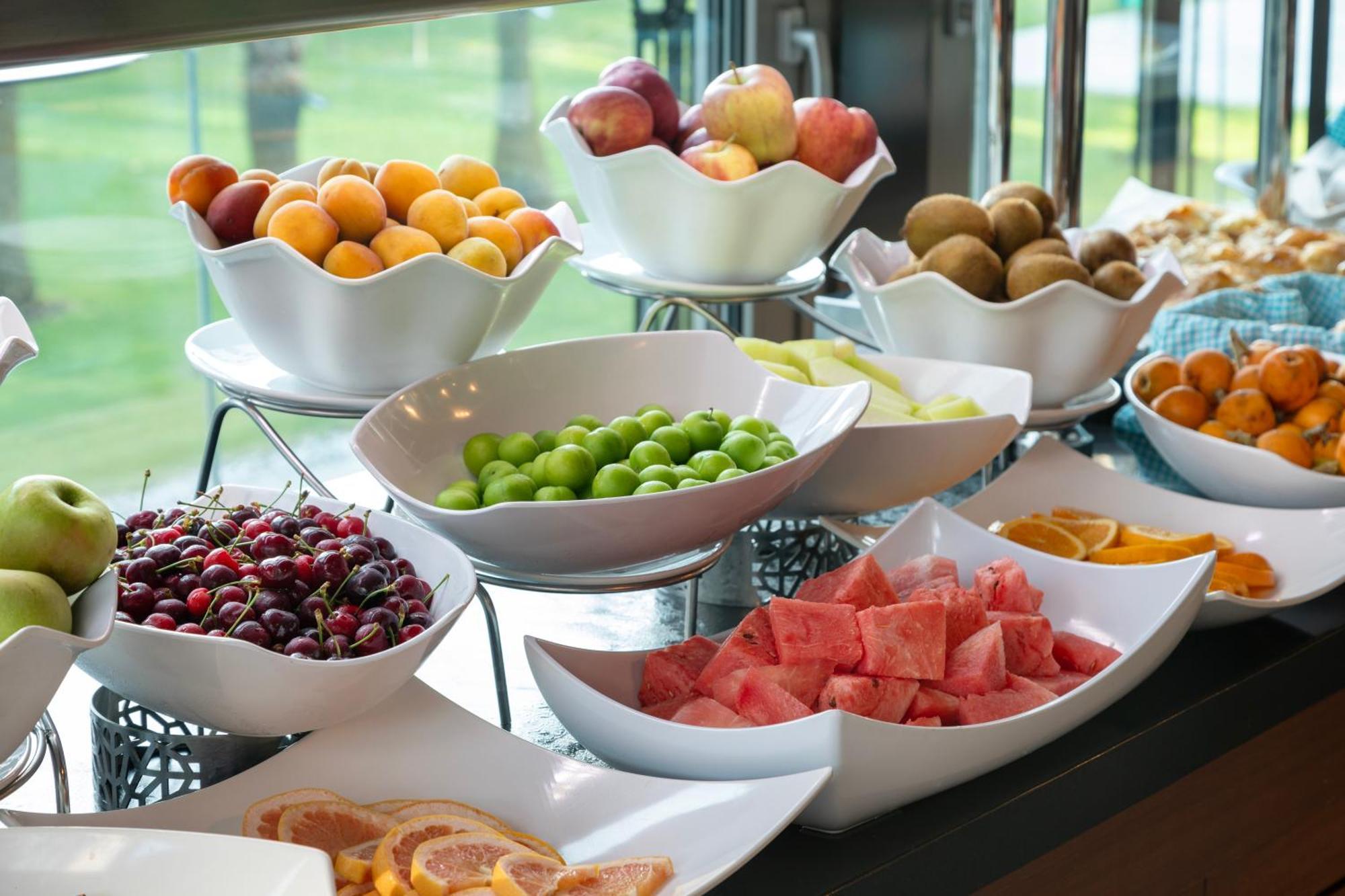 Miracle Istanbul Asia Airport Hotel & Spa Kültér fotó Fruit salad