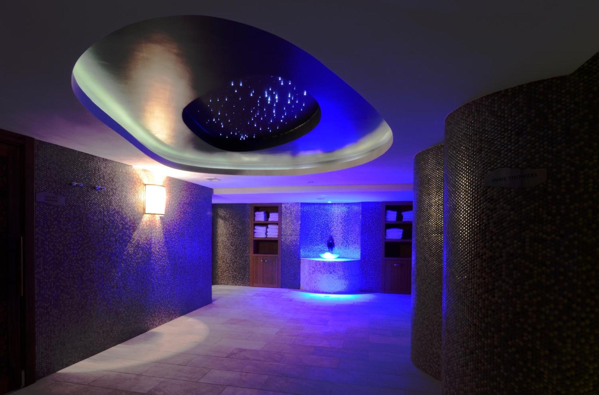 Miracle Istanbul Asia Airport Hotel & Spa Kültér fotó The spa at The Landmark